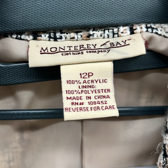 Crop chane inspired blazer size 12 - Picture 3 of 6